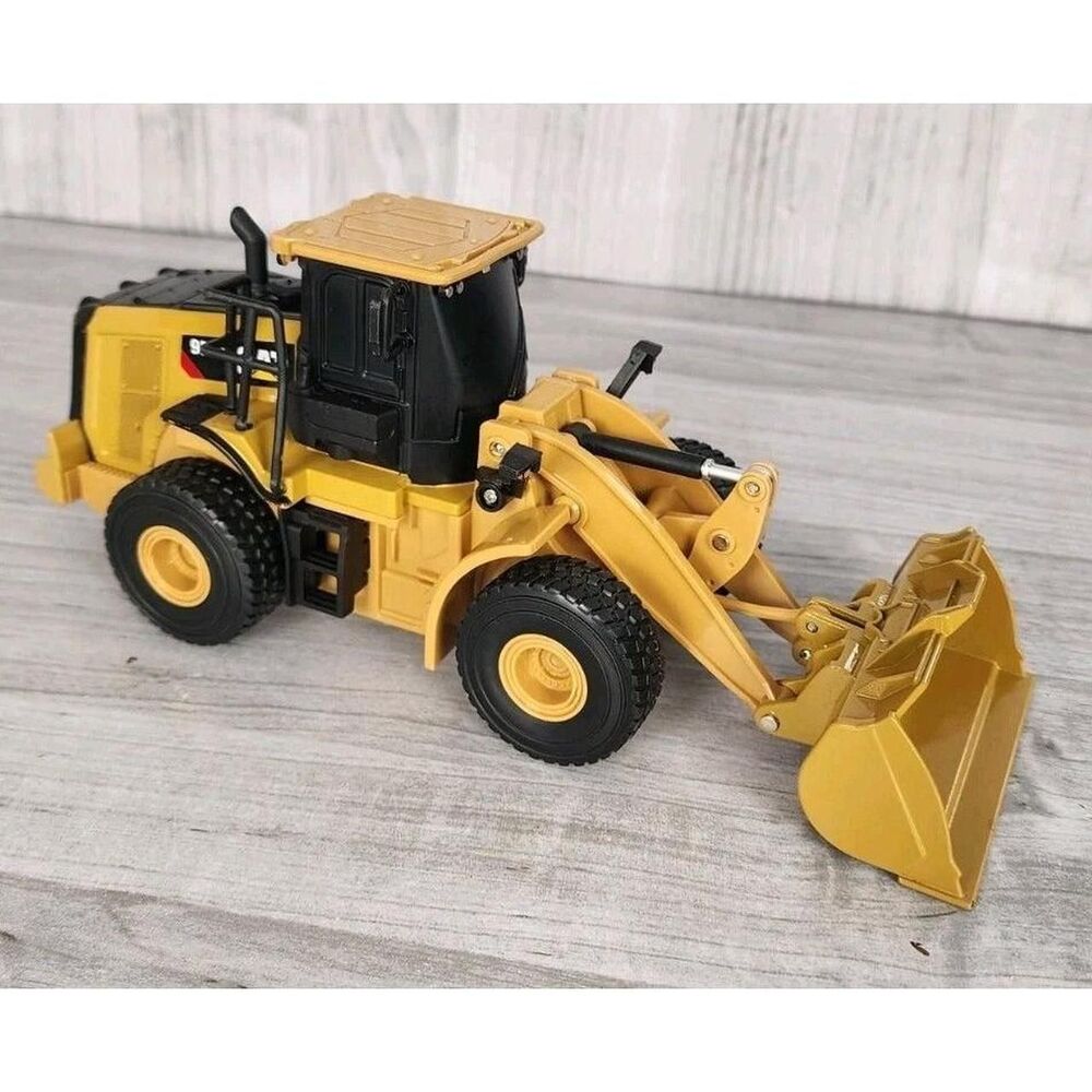 Diecast Masters 1/64 CAT Excavator 950M high-quality detailed scale model 1:64